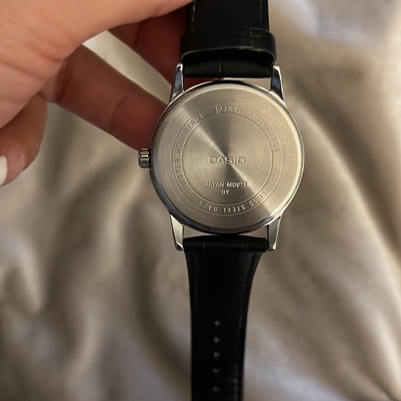 **SOLD ELSEWHERE** Casio - Silver Watch w/ Black Band - Picture 13 of 14